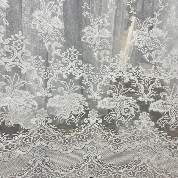 Жаккардовая ткань белого цвета с вышивкой на метраж (163) фото