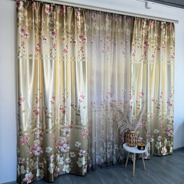 Атласні штори з квітами оливкового кольору 150х270 з батистовим тюлем 400х270 на тасьмі (SHT-157-1) фото